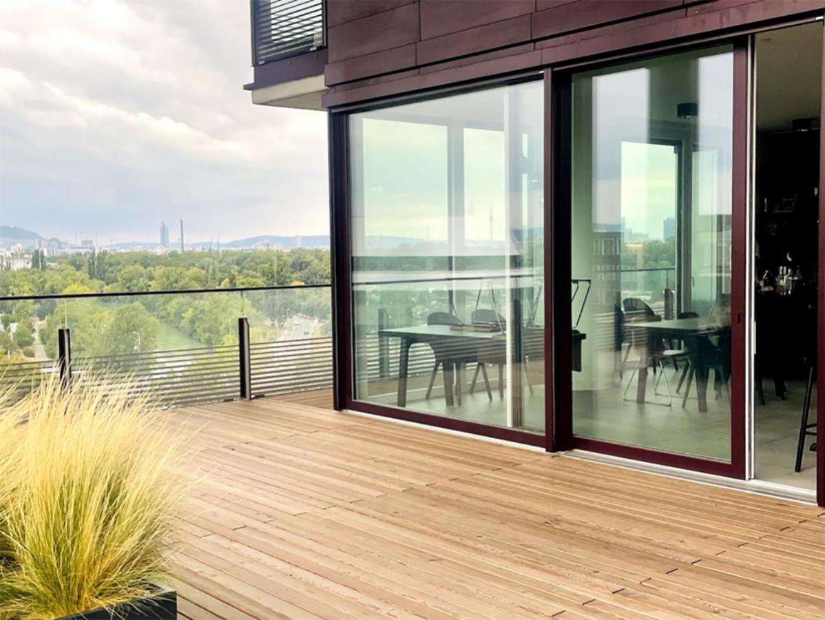 Sunrise Above Sky With Rooftop Pool Vienna Exterior photo